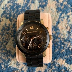 Ladies lovely Michael Kors watch.